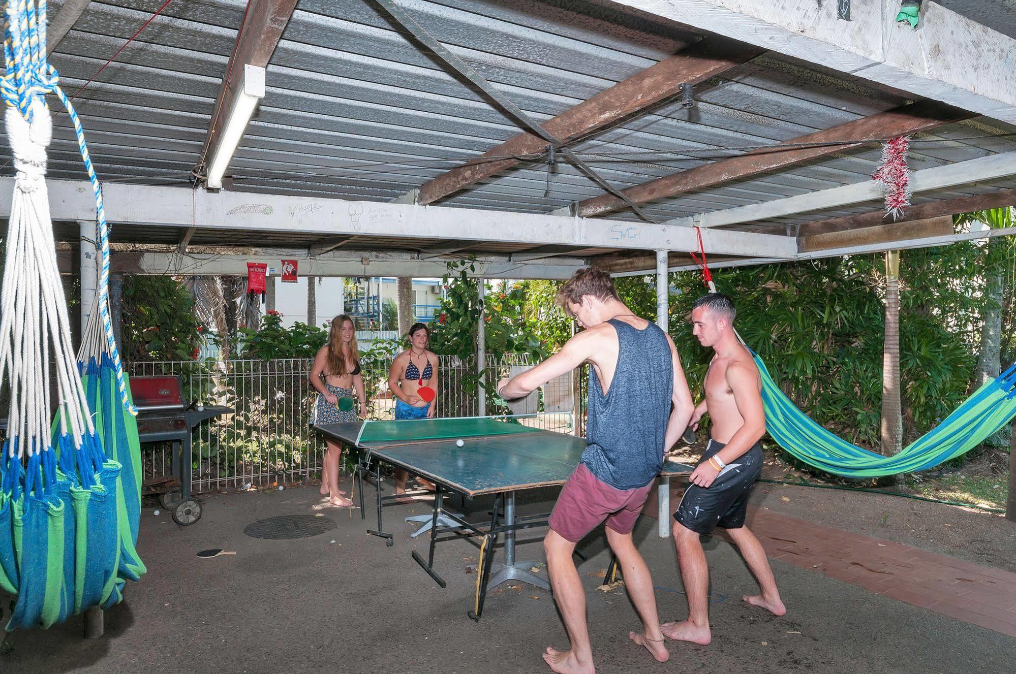 Reef Backpackers Hostel Cairns Exterior photo